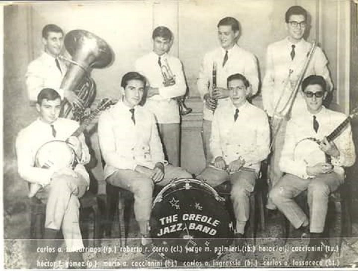 Groupe de jazz illustrant une ambiance années 1920 pour Aggravating Papa