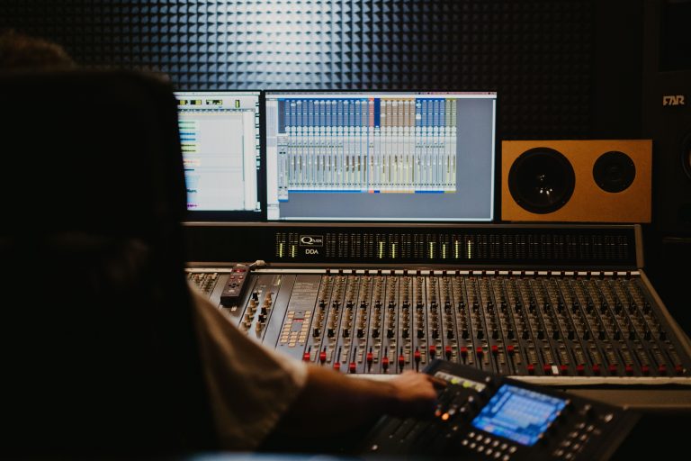 Studio de création audio pour trouver une musique de vidéo